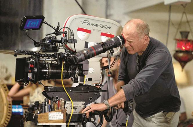 Cinematographer evaluates camera angles, lighting, framing, color and filters etc. Photo: INN